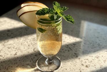 Pear Ginger Fizz Cocktail