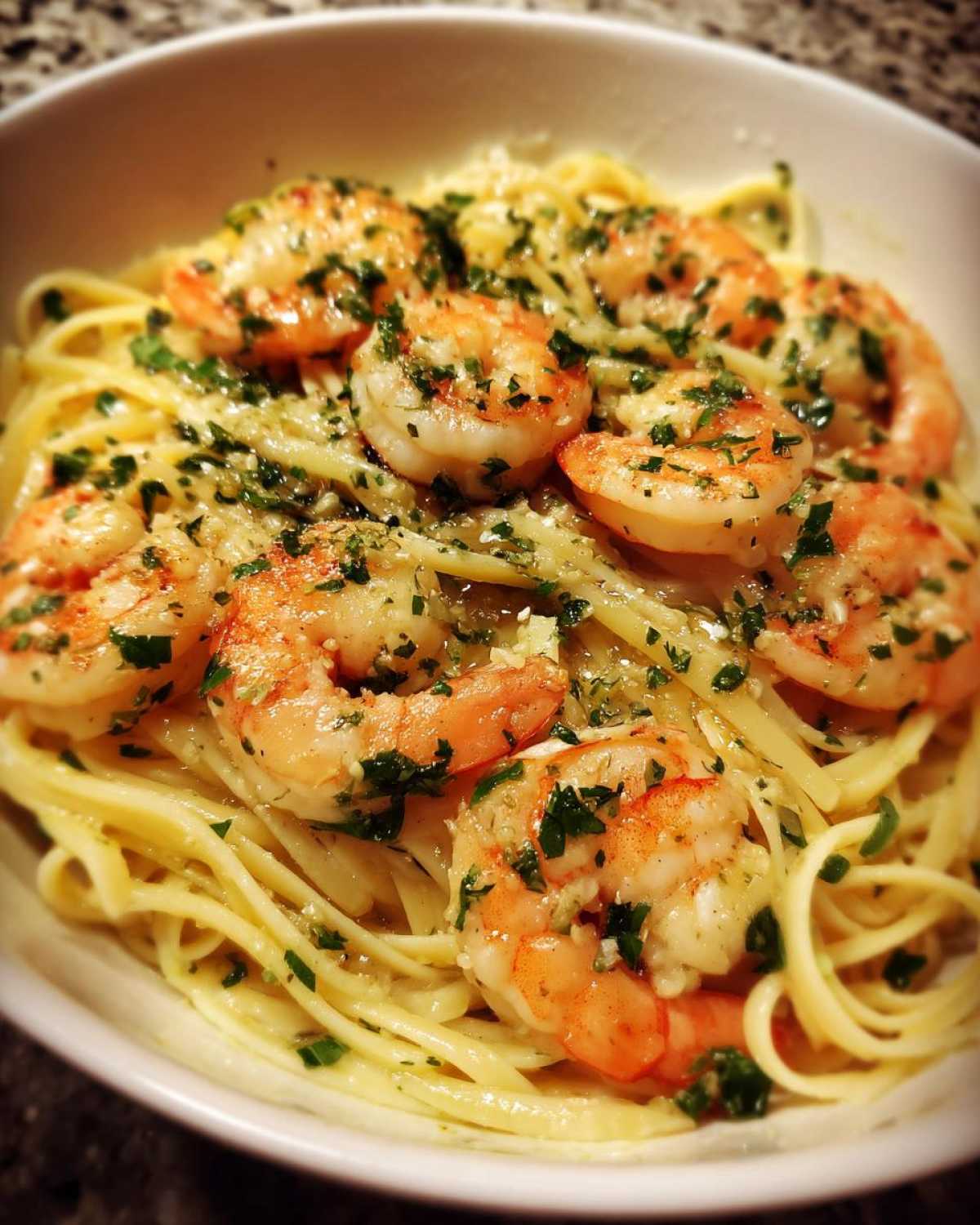 Shrimp Scampi Linguine - detail 3