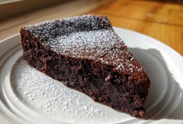 flourless chocolate torte - Featured
